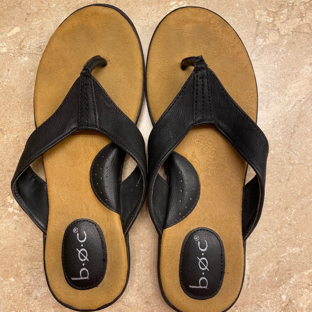 boc Women’s size 9 black sandal
